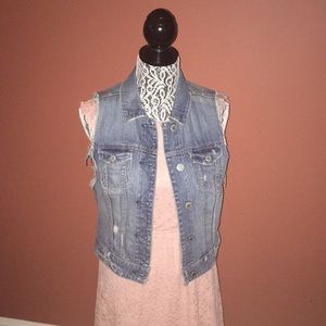American Eagle Distressed Denim Vest. Size M